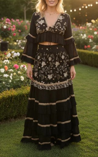 Conjunto bohemio bordado negro y dorado