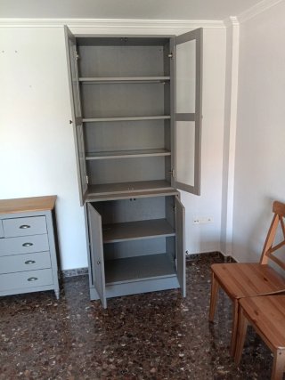 Conjunto comedor: 2 vitrinas y cómoda