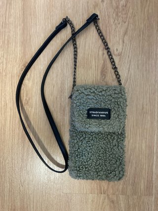 Bolso pequeño Stradivarius verde