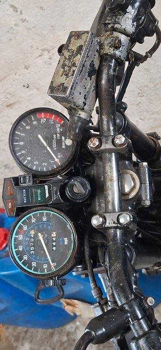 Kawasaki KZ550 Naked Azul