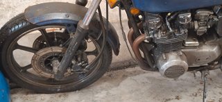 Kawasaki KZ550 Naked Azul