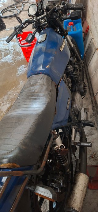 Kawasaki KZ550 Naked Azul
