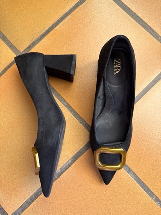 Zapatos Zara ante hebilla dorada