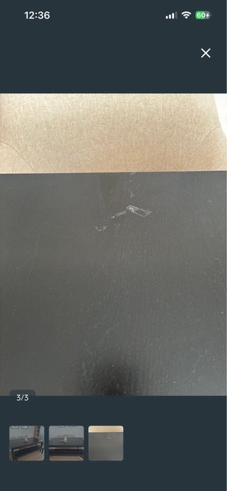 Mesa de comedor negra con bancos