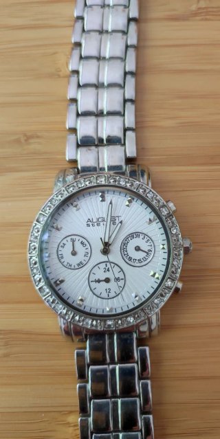 LOTE 6 RELOJES MUJER – DKNY, Kenzo, D&G, etcétera