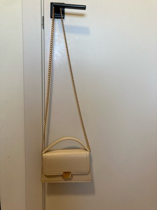 Bolso Stradivarius beige