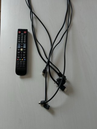 Samsung Smart TV Full HD + mando y cables | HDMI |