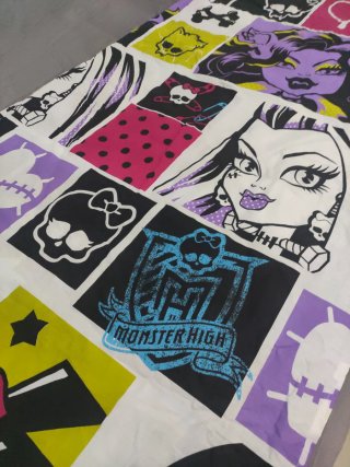 Cortina Monster High