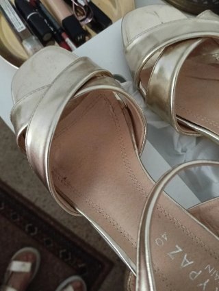 Sandalias doradas talla 40