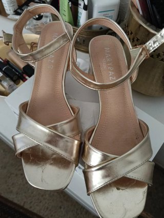 Sandalias doradas talla 40