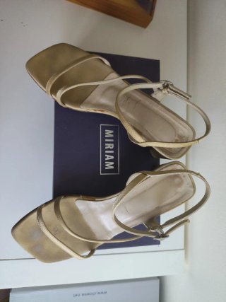 Zapatos de tacón Miriam dorados