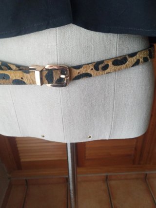 Cinturón estampado leopardo. Medida 95cms