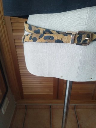 Cinturón estampado leopardo. Medida 95cms