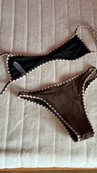 Bikini marrón y blanco