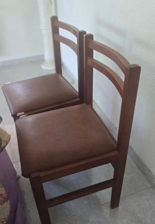 Juego de 2 sillas de madera