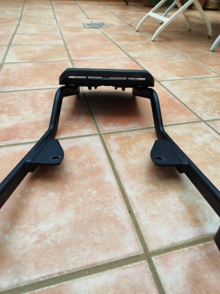 Soporte Baúl SHAD Kawasaki RS Negro