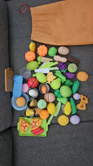 Cocinita de juguete con accesorios