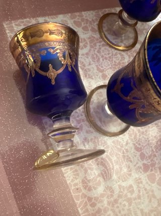 Bicchieri da liquore antichi blu e oro