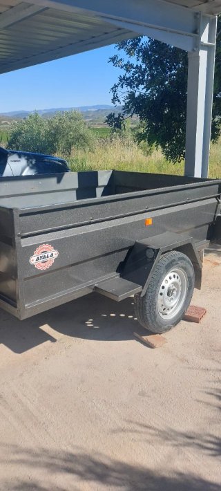 Vendo remolque basculante de 2 X 1, 20 metros