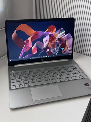 Ordenador Portátil HP Ryzen 5 15,6” 8GBRAM SSD W11