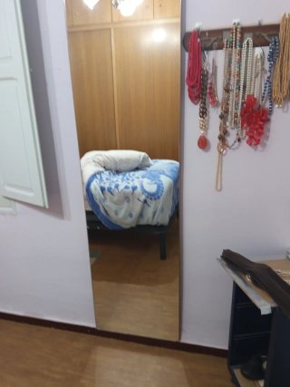 Specchio a figura intera con cornice in legno