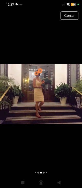 Vestido de cóctel rosa maquillaje