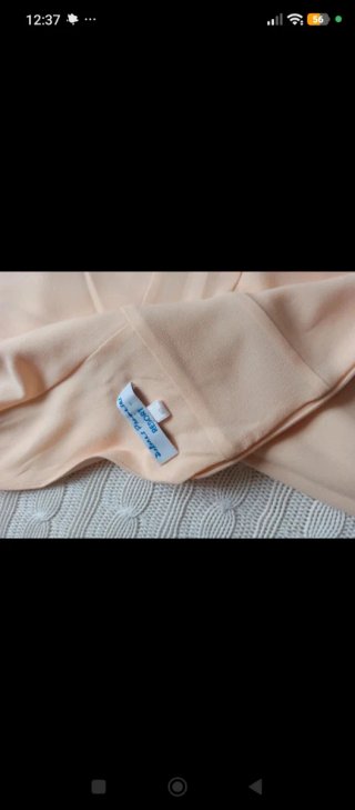 Vestido de cóctel rosa maquillaje