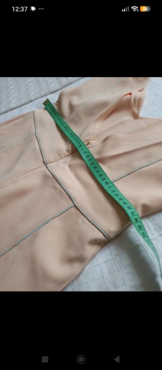 Vestido de cóctel rosa maquillaje