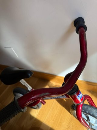 Bicicleta de equilibrio Chicco Roja
