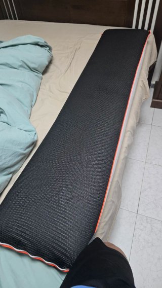Almohada viscoelástica grafeno naranja y blanco