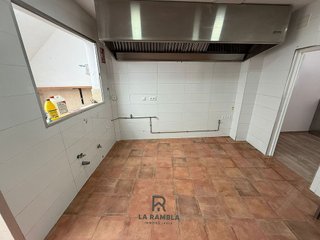Local comercial en venta en Massanassa