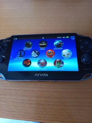 PSVita 1000 OLED Negra + Adaptador SD2Vita