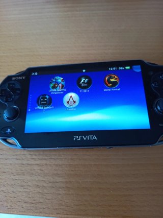 PSVita 1000 OLED Negra + Adaptador SD2Vita