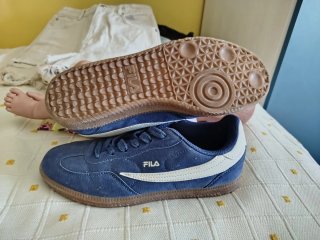 Deportivas Fila Azules y Blancas .Nuevas sin  usar