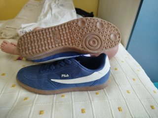 Deportivas Fila Azules y Blancas .Nuevas sin  usar