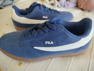 Deportivas Fila Azules y Blancas .Nuevas sin  usar