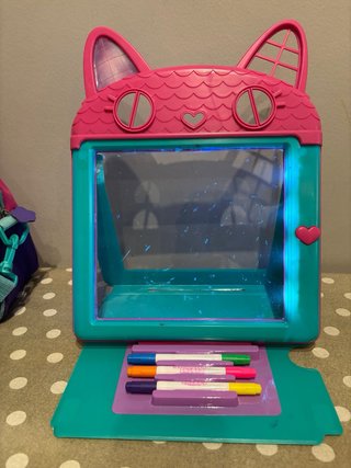 Pizarra Casa de Muñecas Gabi. Gabby’s Dollhouse