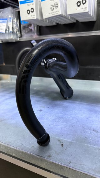 Cockpit Enve 44cm / 120mm c/ Suporte GPS Wahoo