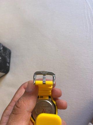 Reloj G-Shock GA-2100 Amarillo