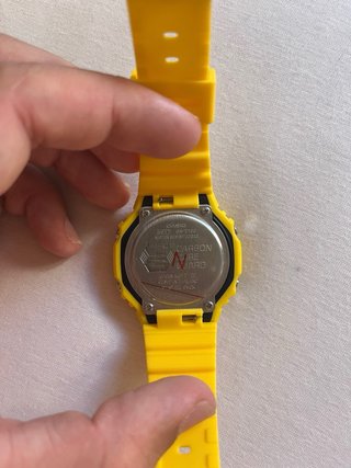 Reloj G-Shock GA-2100 Amarillo