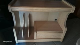Mesa TV madera con estantes y cajón