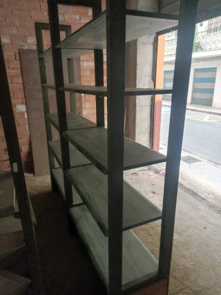 Estantería Metálica y Madera
