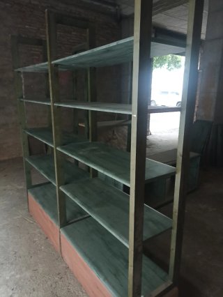Estantería Metálica y Madera