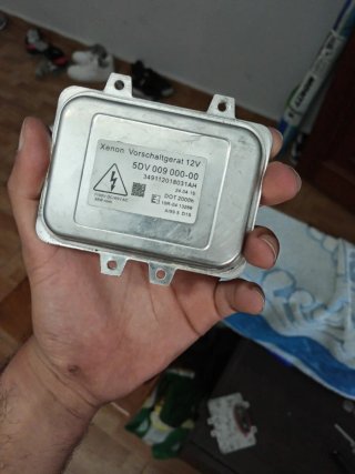 2 Centralita Xenon HELLA 5DV 009 000-00