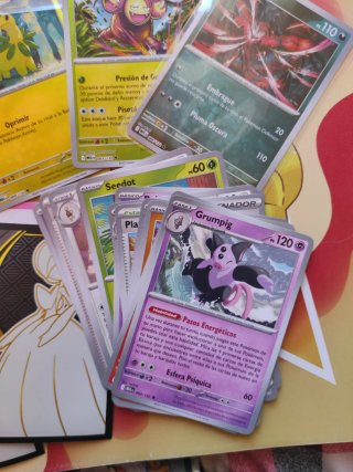 Lote cartas Pokémon: 2 Holo, 3 Reverse, 10 Normale