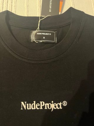 Camiseta Nude Project Negra Logo Reloj