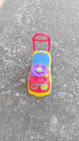 Coche correpasillos niño
