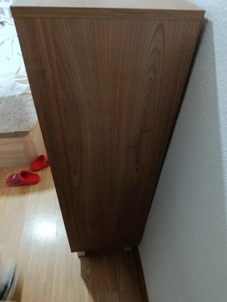 Cómoda de madera con 5 cajones