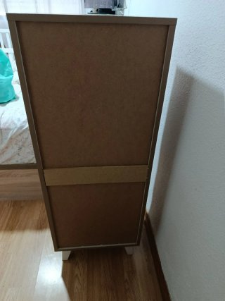 Cómoda de madera con 5 cajones