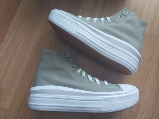 Zapatillas Converse altas. Talla 39 Nuevas